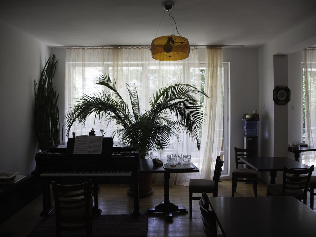 Vila Victoria Ramnicu Valcea Luaran gambar