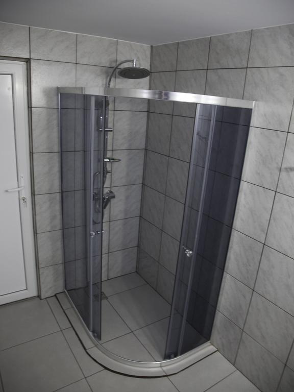 Vila Victoria Ramnicu Valcea Luaran gambar