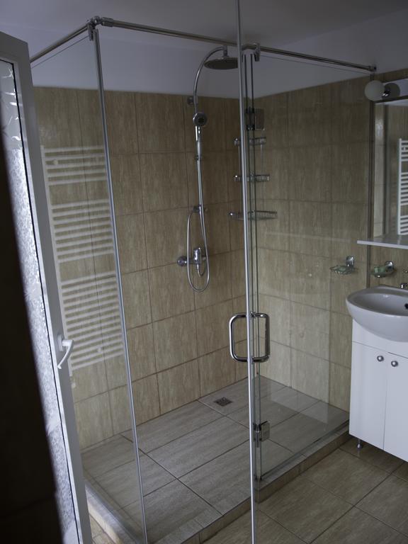 Vila Victoria Ramnicu Valcea Luaran gambar