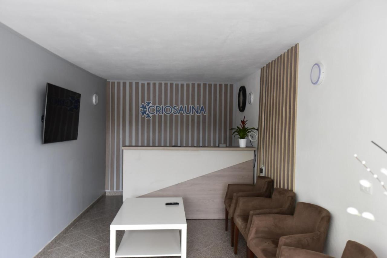 Vila Victoria Ramnicu Valcea Luaran gambar